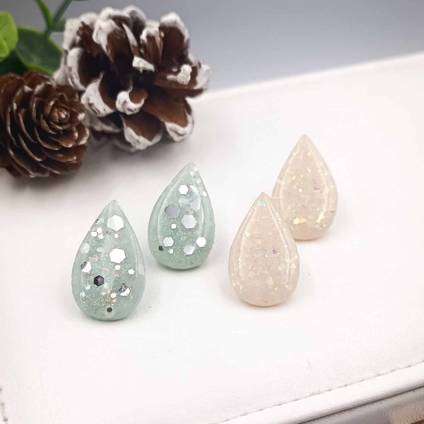 Brincos Indra | gota brilhante | polymer clay e resina