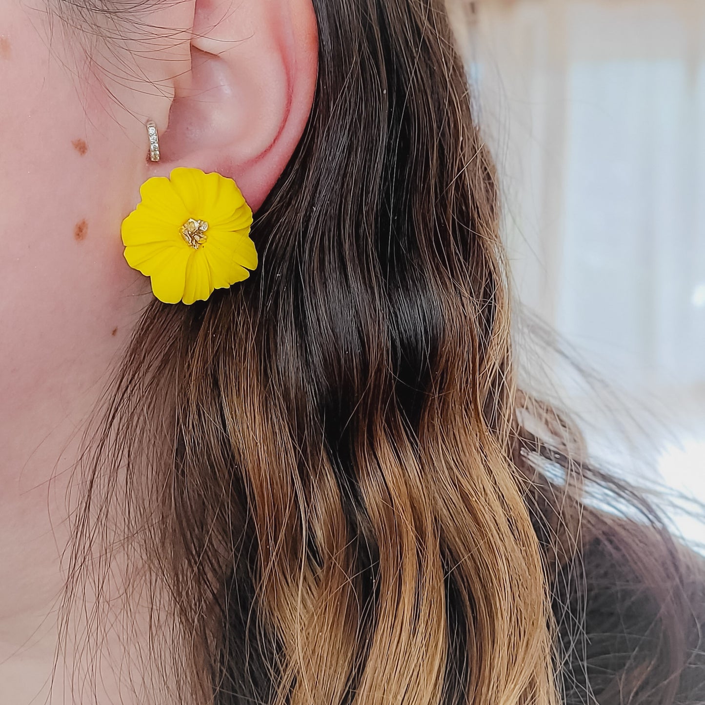 Brincos Blair | flor | polymer clay | partículas de vidro