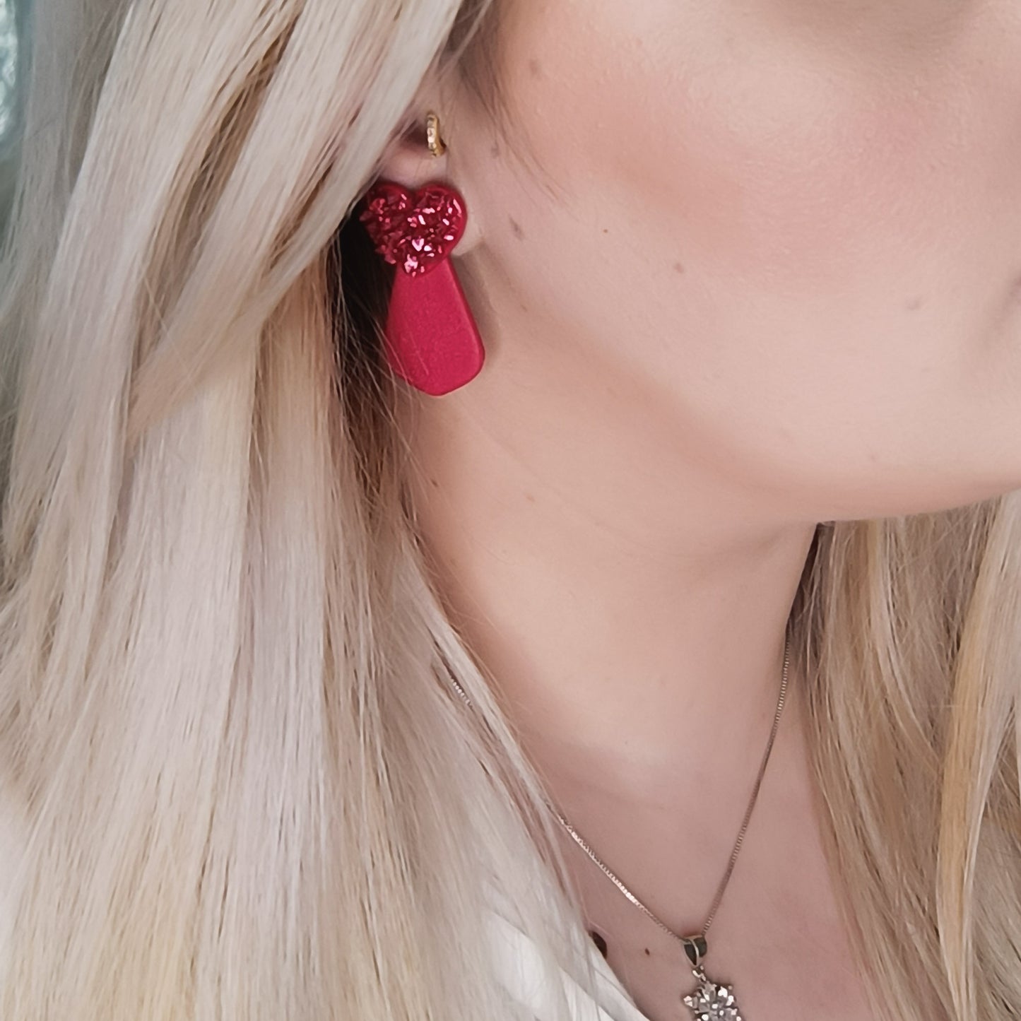 Pendientes Amy | Corazón brillante | Arcilla polimérica | Partículas de vidrio